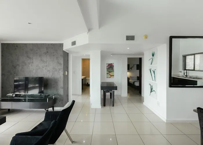 The Nicol Hotel And Apartments