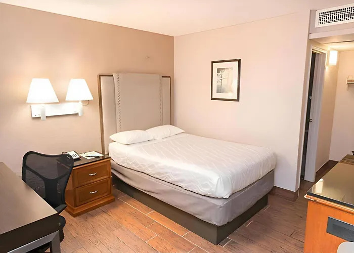 Econo Lodge Inn & Suites Yuma