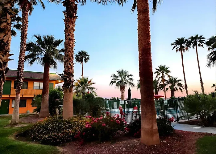 Econo Lodge Inn & Suites Yuma