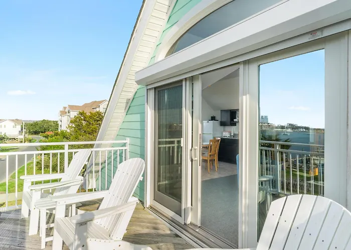 The Ocracoke Harbor Inn