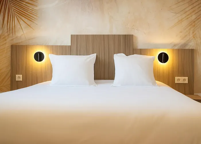 Cit Hotel L Oasis D Avignon
