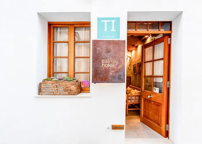 Calma Hotel