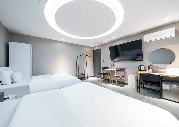 Knox Hotel