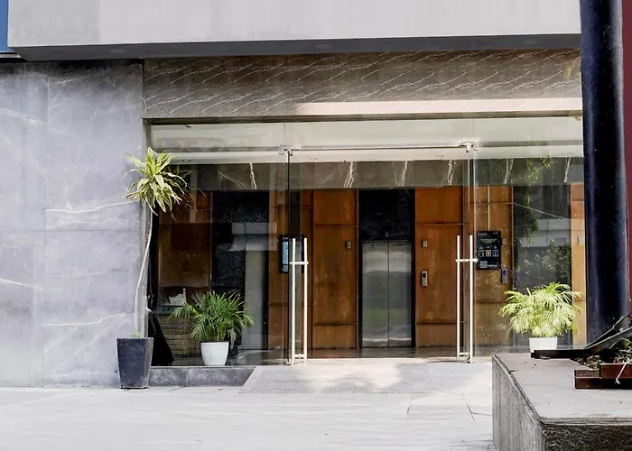 Townhouse Pbg Mall Vashi