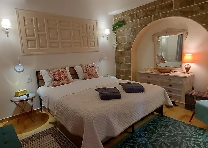 Tsaner Apartment And Rooms