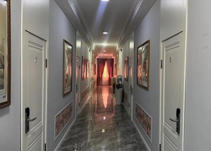Hotel Nomad