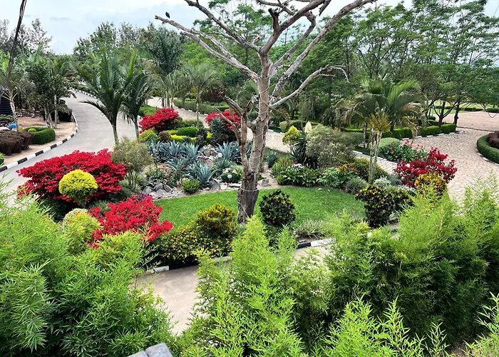 Bwizi Resort And Gardens