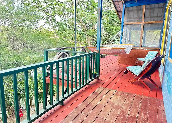 The Howler Jungle House And Cabanas