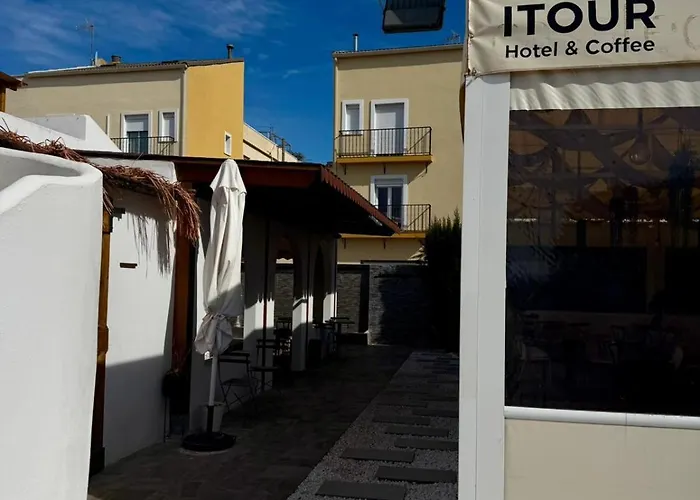 Itour Hotel & Coffee