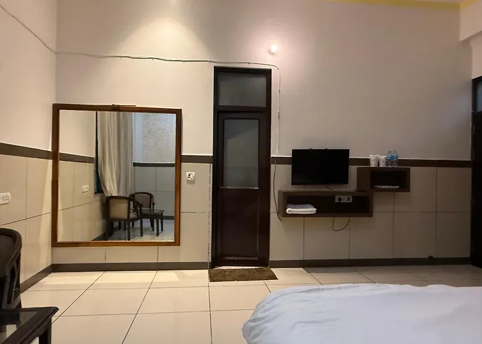 Primrose Hotel