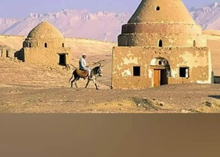 Old Oasis Hotel For Safari Trips
