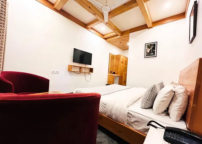 Dwaper Retreat A Premium Property Near Mall Road Mussoorie