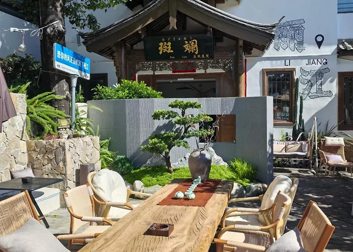 The Panorama Designer Villa & Cafe - Chinese Naxi Style Courtyard - Complimentary Airport Pick-Up For 3 Nights & Tailor-Made Tours