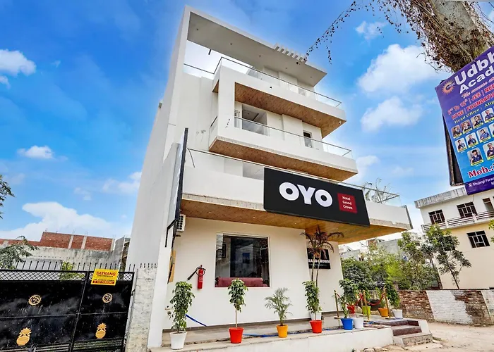 Hotel O Grand Crown