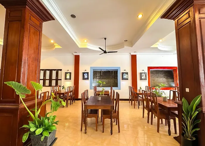 Vplus Hotel