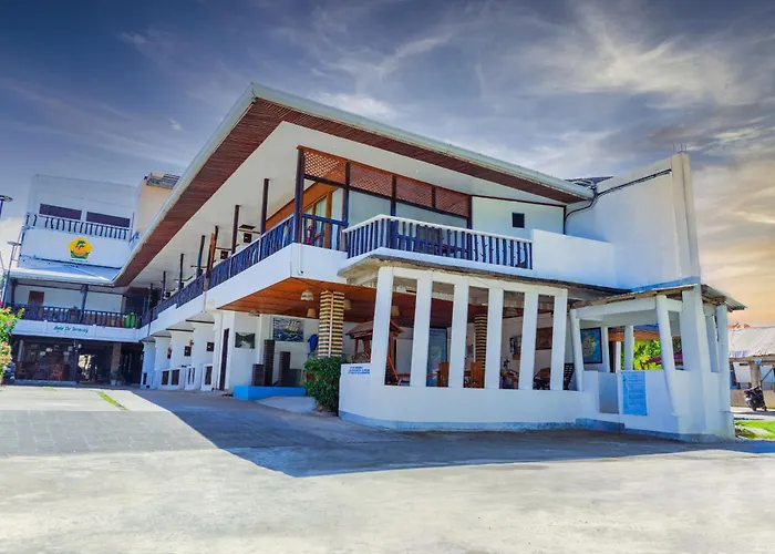 Anda De Boracay White Sand Resort