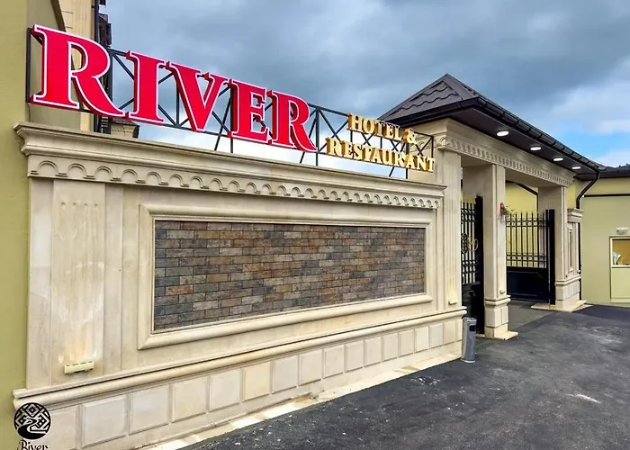River Hotel Restaurant