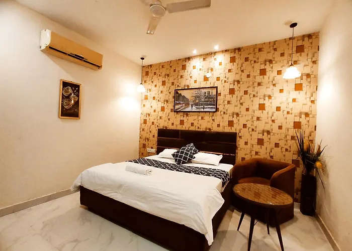 Hotel Silver A - Favorite Of Families, Corporates & Couple