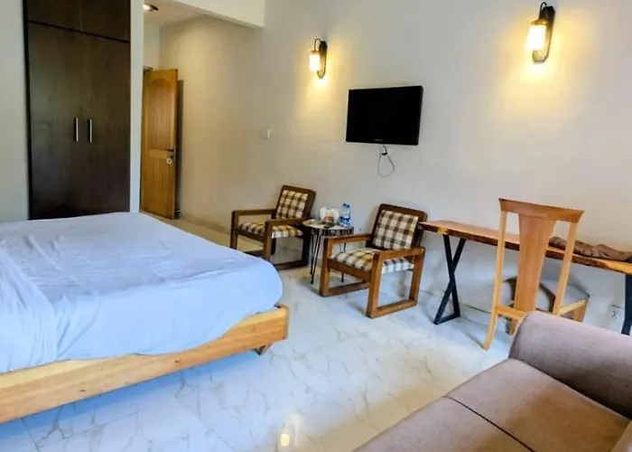 Pine Park Shogran Hotel And Resort