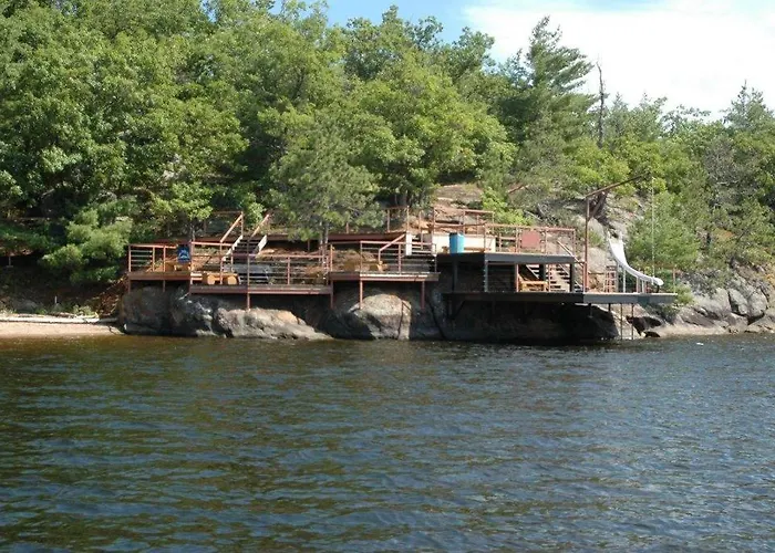 Whitewater Cottage & Rv Resort
