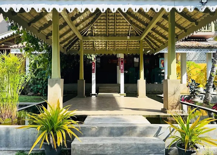 Sunshine Villa Madu River