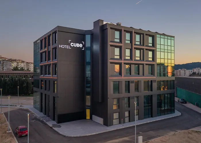 Hotel Cube