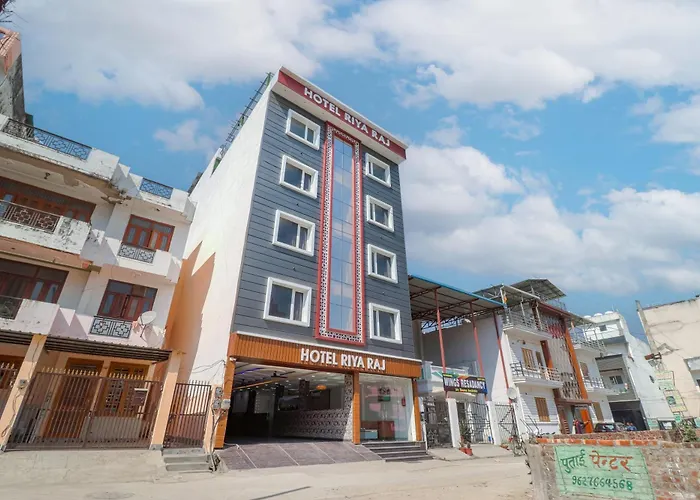 Hotel Riya Raj - Luxury Stay