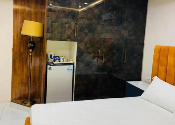 Regency Crown Hotel