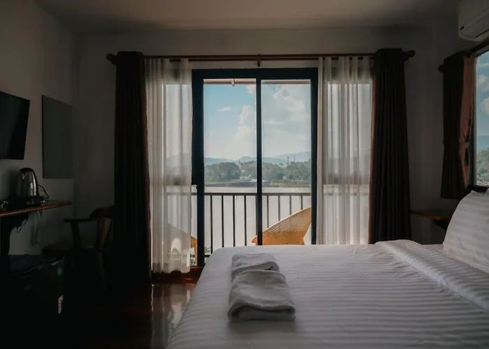 Riverside Houayxay Hotel