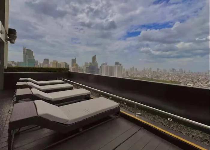 The Gramercy Residence With Balcony