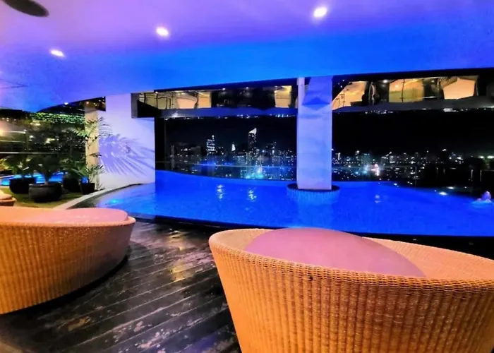 The Gramercy Residence With Balcony