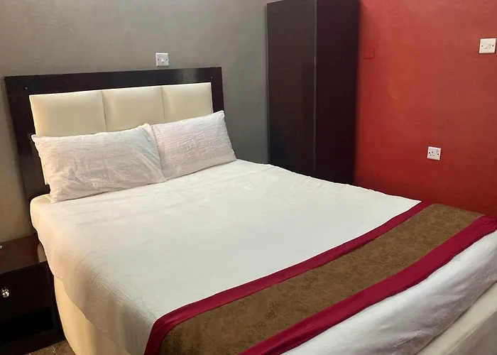 Gillis Continental Hotel And Event Center
