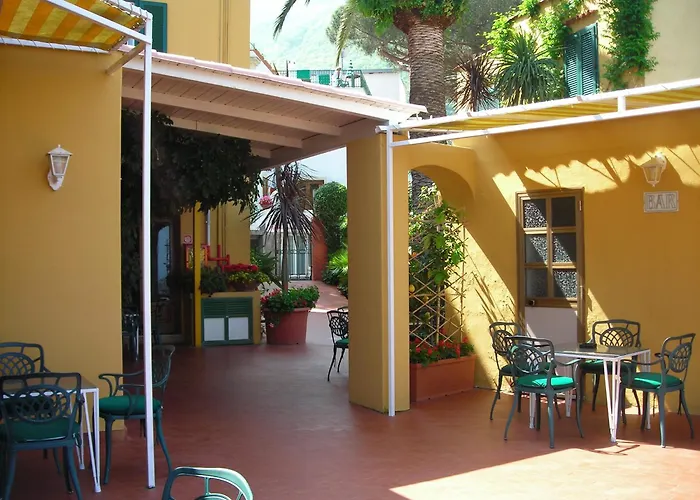 Hotel Monti