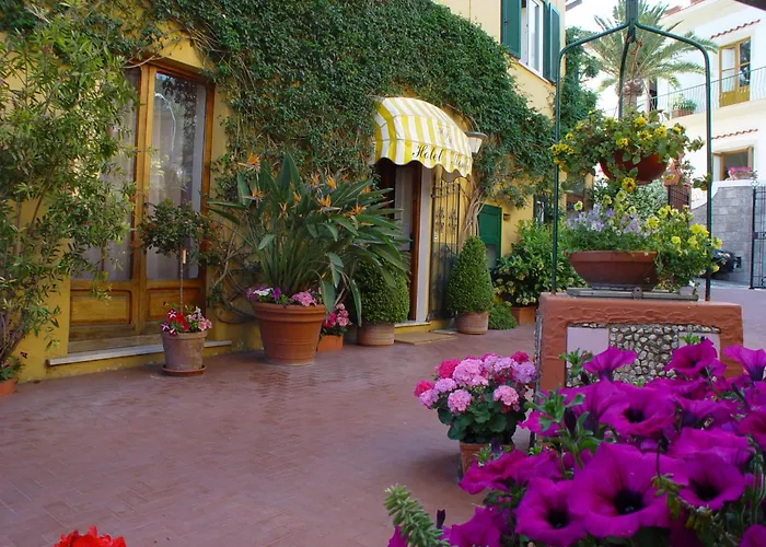 Hotel Monti