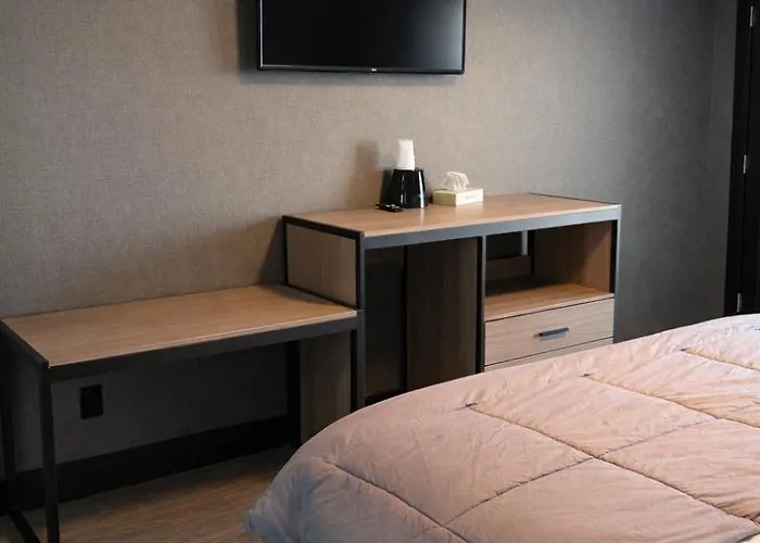 Stella Hotel Bronx