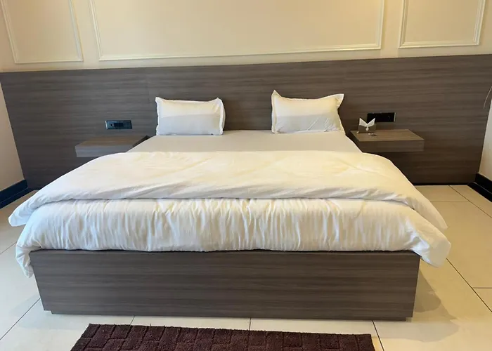 Hotel Virasat