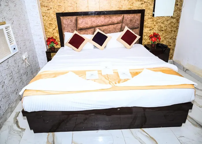 Hotel Ayodhya