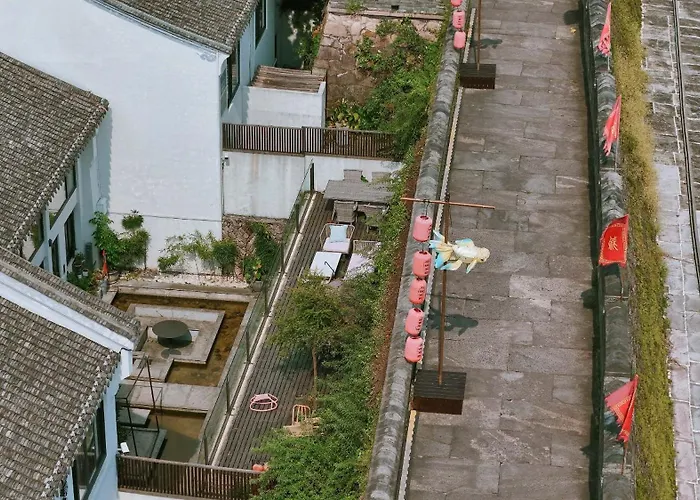 Sanfuyizhai Homestay