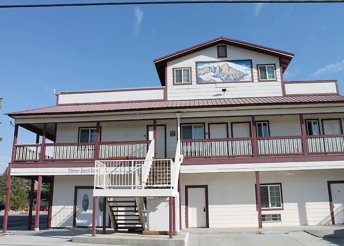 Whitney Portal Hotel And Hostel
