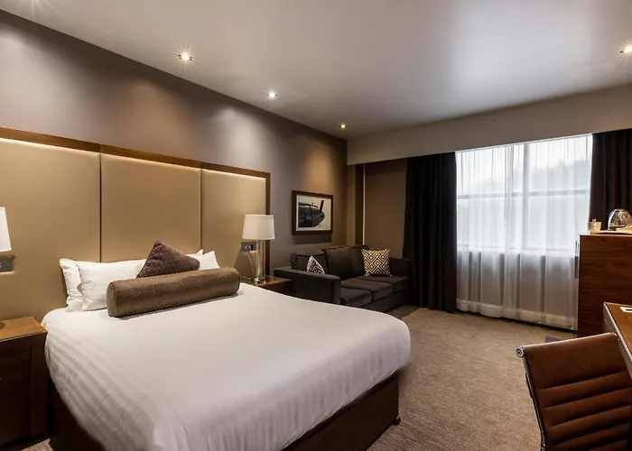 Sandman Signature London Gatwick Hotel
