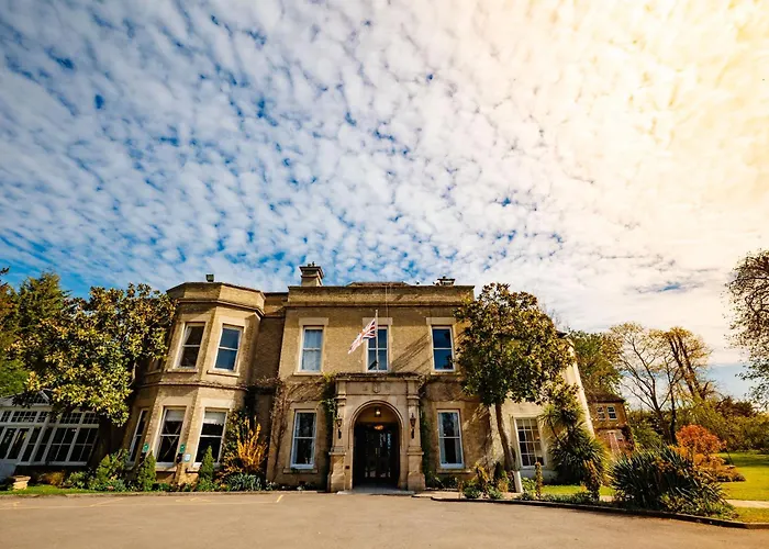 Woodland Manor Hotel