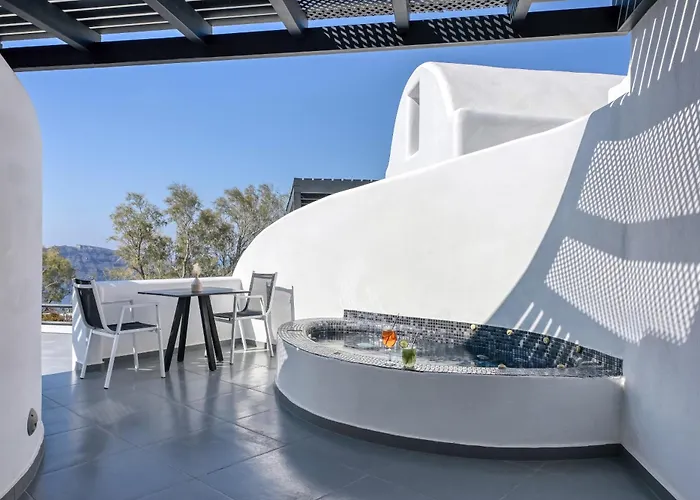 Oia Suites