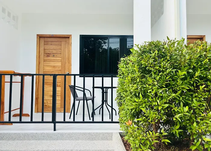Bonny Hotel 4 Floors No Elevator 8Am-9Pm