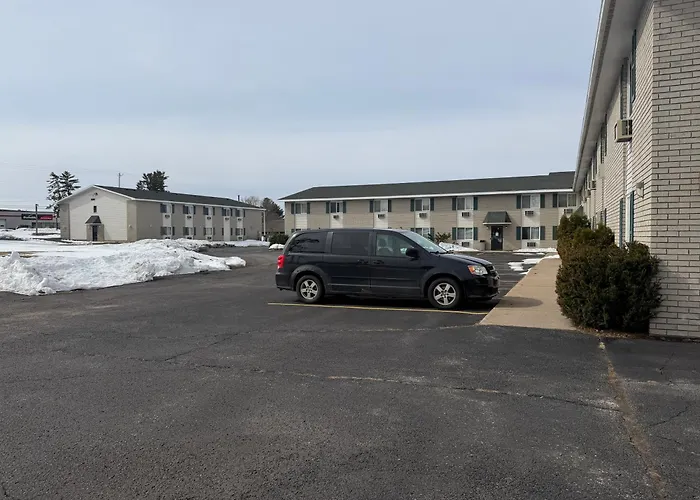 Iron Mountain Inn & Suites Mi Us 2