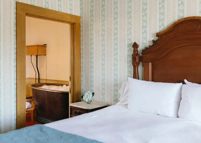 Cosmopolitan Hotel