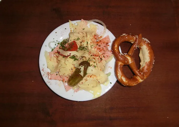 Pension Eichschmid / Röll´n Biergarten
