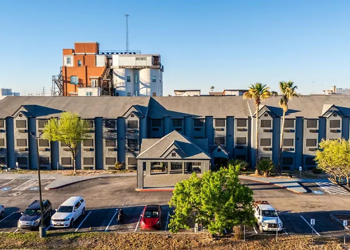 Day Inn By Wyndham San Antonio Downtown