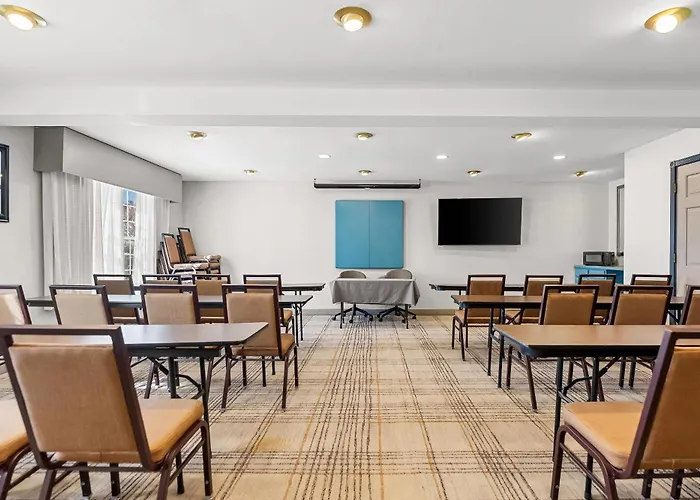 Country Inn & Suites By Radisson Kenosha - Pleasant Prairie