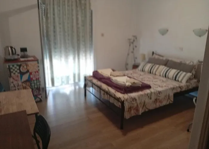 Nikos Rooms Pansion