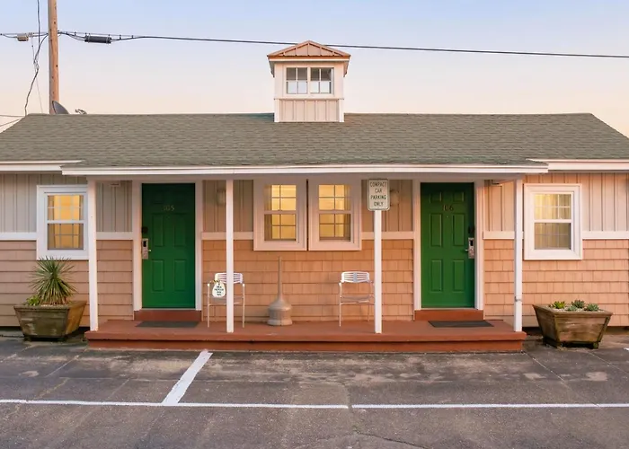 Sea Horse Inn And Cottages